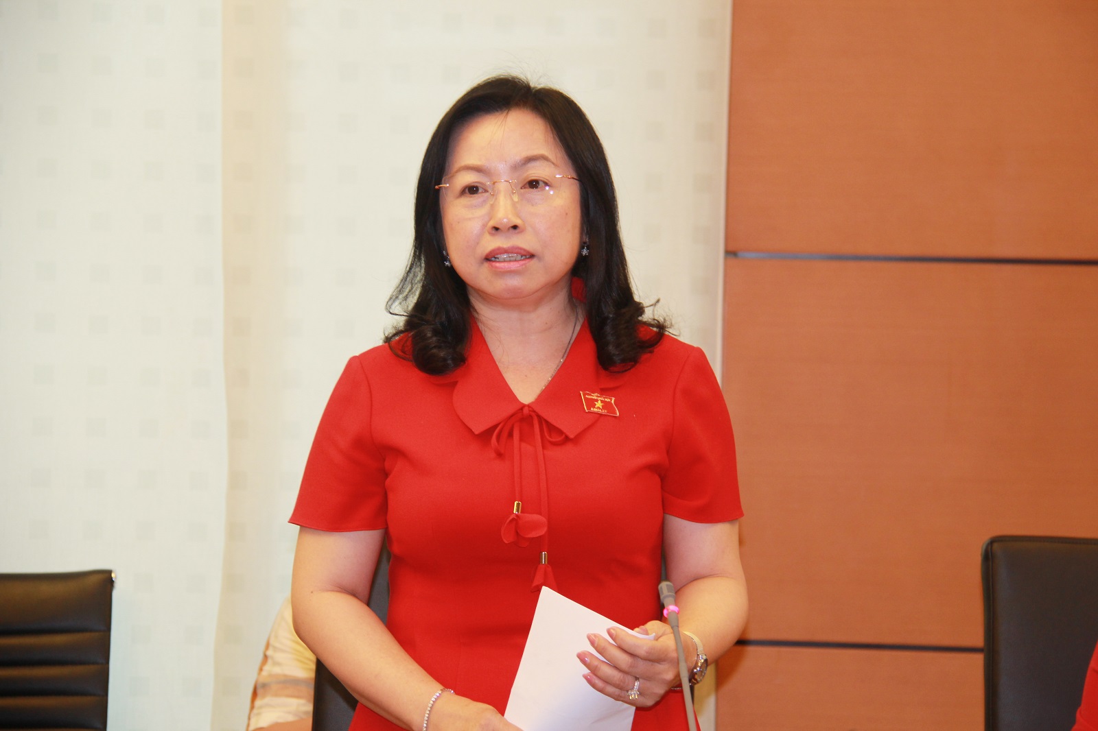 Vàng ngày càng bấp bênh, có người lỗ hàng trăm triệu chỉ trong vài ngày- Ảnh 2. Vàng ngày càng bấp bênh, có người lỗ hàng trăm triệu chỉ trong vài ngày- Ảnh 2.