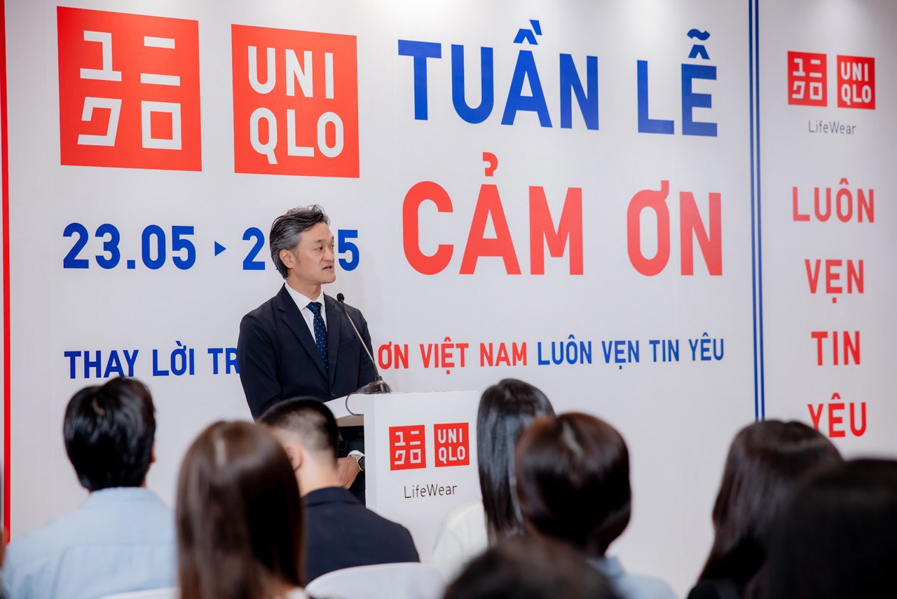 Công thức bất bại cho các thương hiệu thời trang quốc tế khi thâm nhập thị trường Việt Nam - Góc nhìn từ Uniqlo: Tinh thần quốc tế hòa hợp cùng dấu ấn bản địa- Ảnh 5.