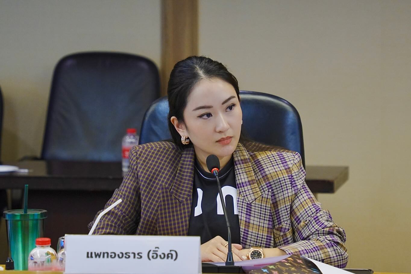 Nữ Thủ tướng trẻ nhất Thái Lan: Người sành chơi hàng hiệu thứ thiệt từ chính trường đến đời thường- Ảnh 2. Nữ Thủ tướng trẻ nhất Thái Lan: Người sành chơi hàng hiệu thứ thiệt từ chính trường đến đời thường- Ảnh 2.