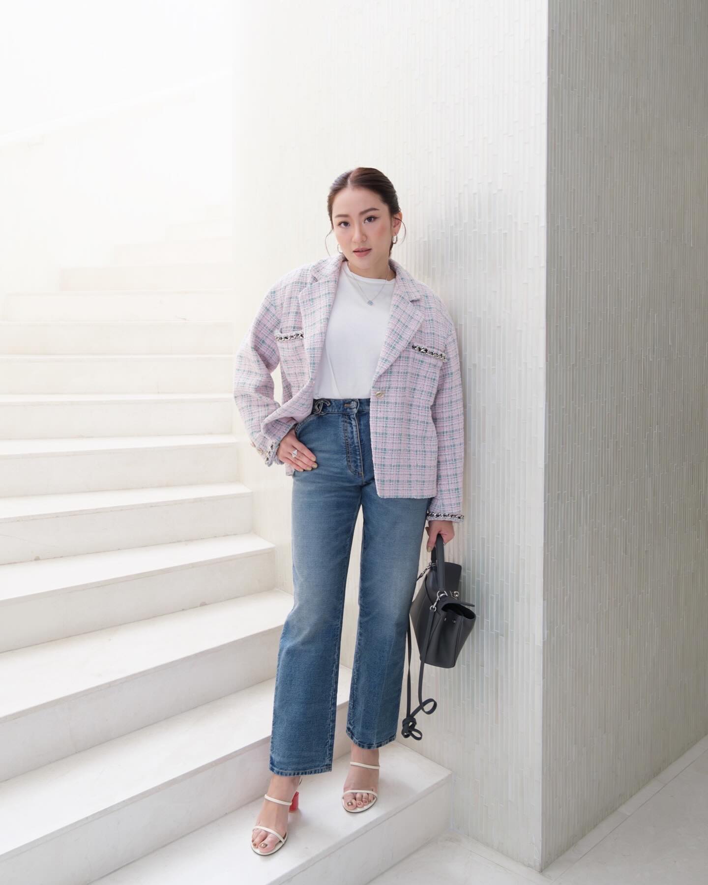 Nữ Thủ tướng trẻ nhất Thái Lan: Người sành chơi hàng hiệu thứ thiệt từ chính trường đến đời thường- Ảnh 12. Nữ Thủ tướng trẻ nhất Thái Lan: Người sành chơi hàng hiệu thứ thiệt từ chính trường đến đời thường- Ảnh 12.