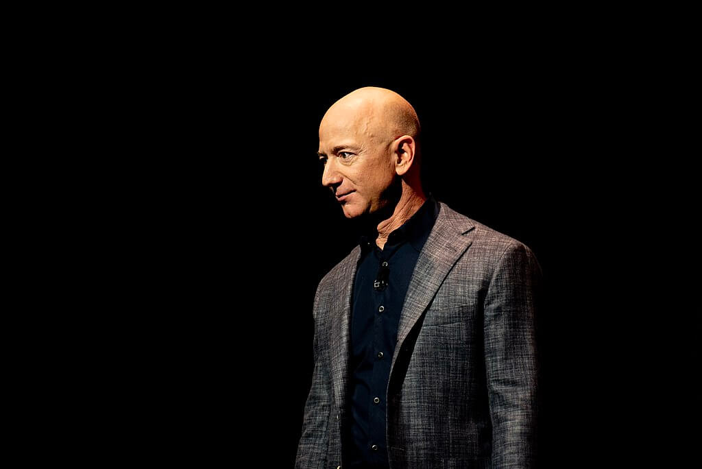 Câu chuyện về 2 chiếc lò sưởi tên "Kẻ mộng mơ" và "Thợ xây" trong thư viện của Jeff Bezos: Bài học cho bất kỳ ai đang thấy bất lực trong cuộc sống- Ảnh 1.