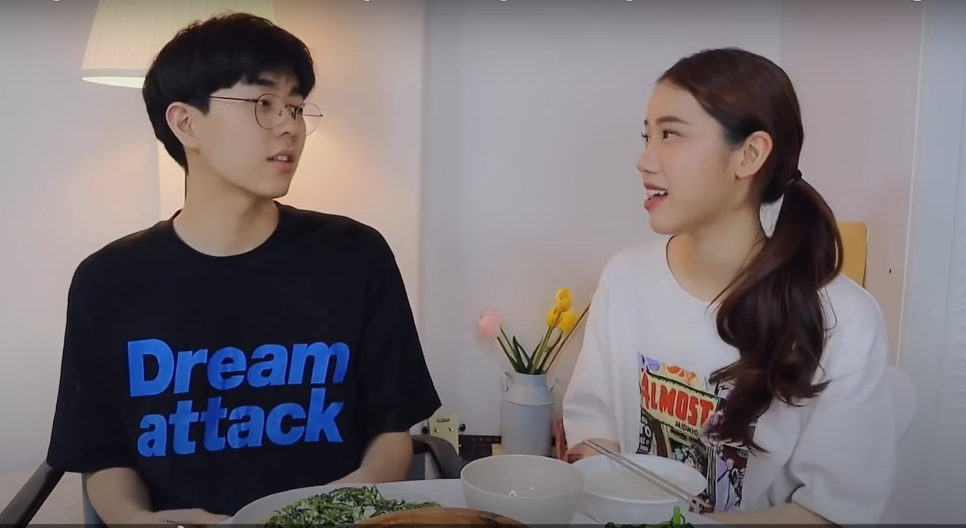 Khách Hàn lần đầu ăn rau muống xào Việt Nam, lập tức mê mẩn vì 2 lý do này- Ảnh 2.