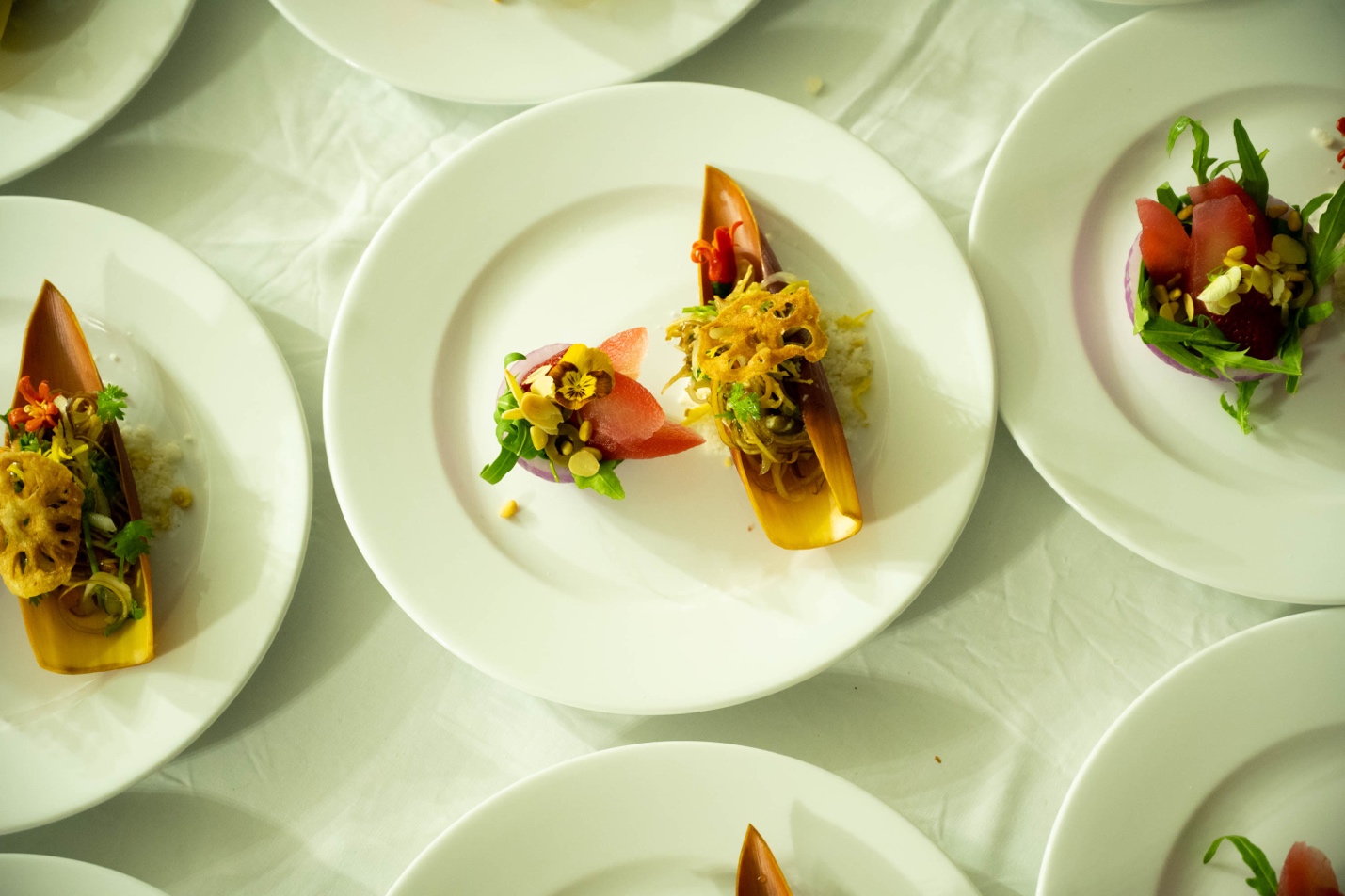 Thực đơn thuần chay trong lễ cưới ca sĩ Hồ Quỳnh Hương có gì đặc biệt?- Ảnh 3.