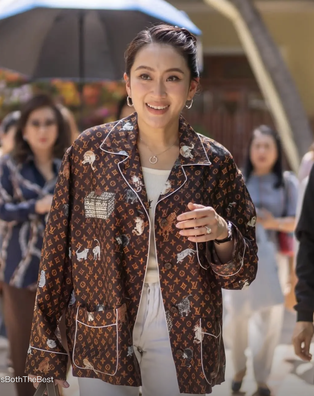 Nữ Thủ tướng trẻ nhất Thái Lan: Người sành chơi hàng hiệu thứ thiệt từ chính trường đến đời thường- Ảnh 13. Nữ Thủ tướng trẻ nhất Thái Lan: Người sành chơi hàng hiệu thứ thiệt từ chính trường đến đời thường- Ảnh 13.