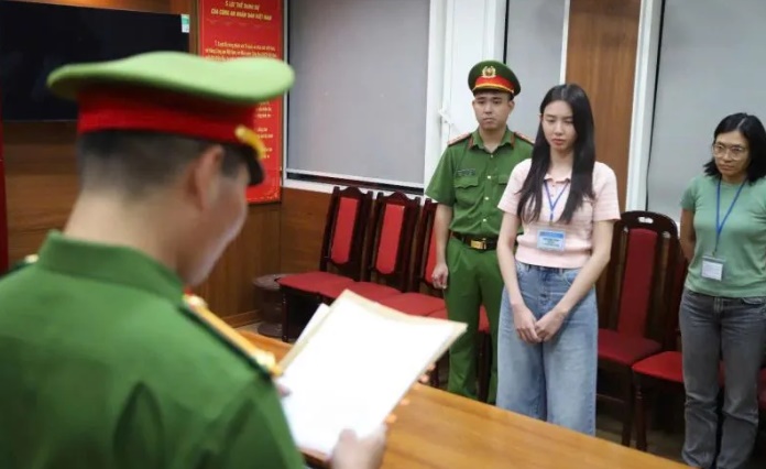 Ma trận quảng cáo: Khi người nổi tiếng “đánh cắp” niềm tin của người tiêu dùng- Ảnh 1. Ma trận quảng cáo: Khi người nổi tiếng “đánh cắp” niềm tin của người tiêu dùng- Ảnh 1.