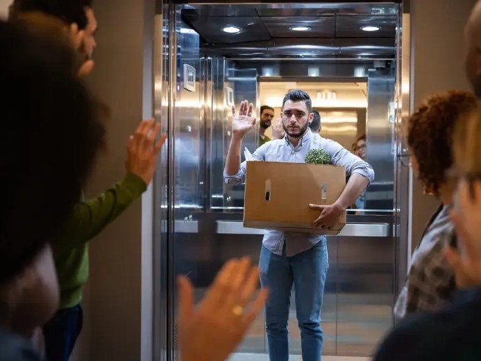 200.000 nhân viên ngân hàng sẽ mất việc, AI chỉ tốn 10 giây cho công việc cần 10 tiếng, 54% vị trí có thể tự động hóa, bão sa thải đang đến rất gần- Ảnh 5.