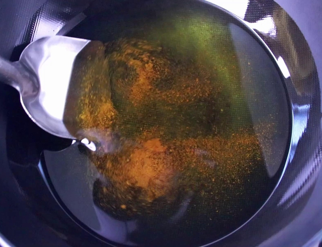 4 loại dầu ăn cực quen trong bếp Việt hóa ra là “đồng phạm” của ung thư, tưởng ngon - bổ - rẻ hóa ra trả giá đắt!- Ảnh 1.