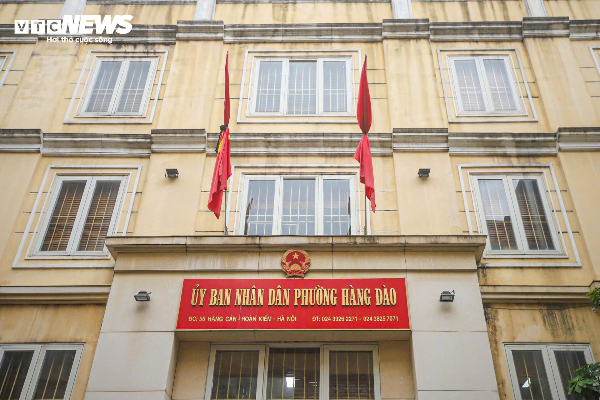 Hà Nội đồng loạt treo cờ rủ tưởng niệm nguyên Chủ tịch nước Trần Đức Lương- Ảnh 10.