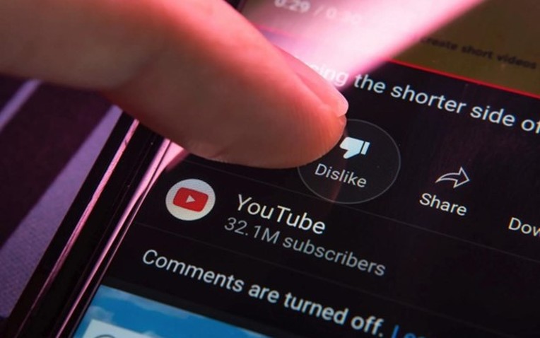 Google thúc giục người dùng chi tiền vào YouTube Premium, nhưng một nút ‘chặn kênh’ đơn giản thì lại không có- Ảnh 1. Google thúc giục người dùng chi tiền vào YouTube Premium, nhưng một nút ‘chặn kênh’ đơn giản thì lại không có- Ảnh 1.