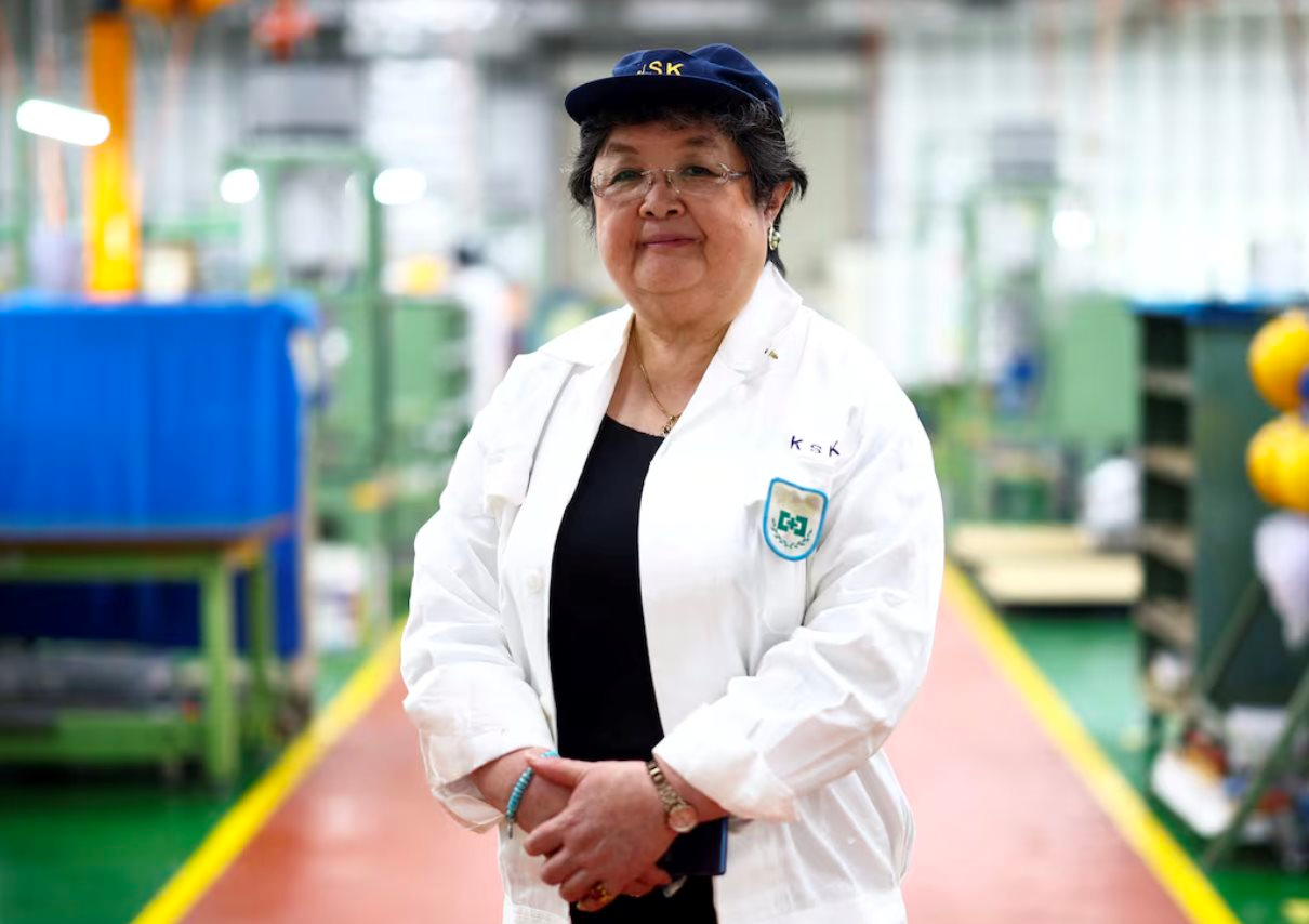 Ngành công nghiệp then chốt của nền kinh tế lớn thứ 4 thế giới rơi vào cảnh điêu đứng vì "cú sốc 25%", đến Thủ tướng nước này cũng phải lên tiếng về cái gọi là "cuộc khủng hoảng quốc gia"- Ảnh 2.