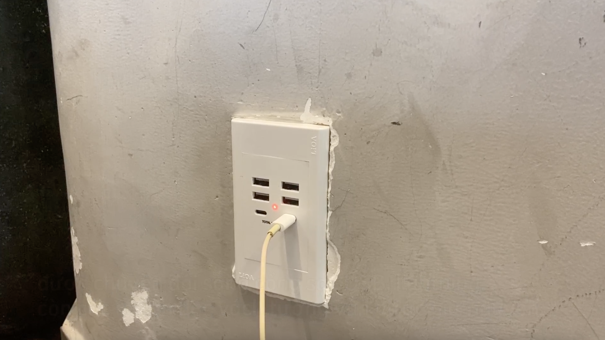 Thông tin mới về việc The Coffee House bịt ổ điện, bị cho là Thông tin mới về việc The Coffee House bịt ổ điện, bị cho là