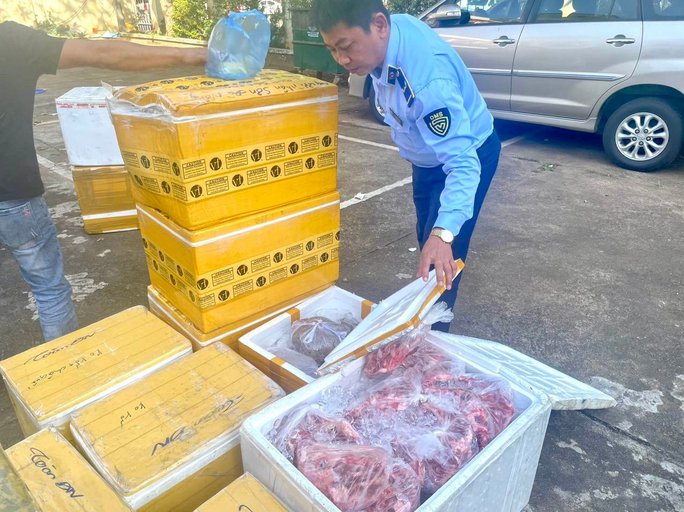Tăng cường chống buôn lậu, gian lận thương mại trên tuyến biên giới- Ảnh 1. Tăng cường chống buôn lậu, gian lận thương mại trên tuyến biên giới- Ảnh 1.