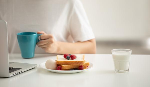 Sốc khi lấy ra 95 viên sỏi từ cơ thể người phụ nữ 40 tuổi, bác sĩ nhắc 