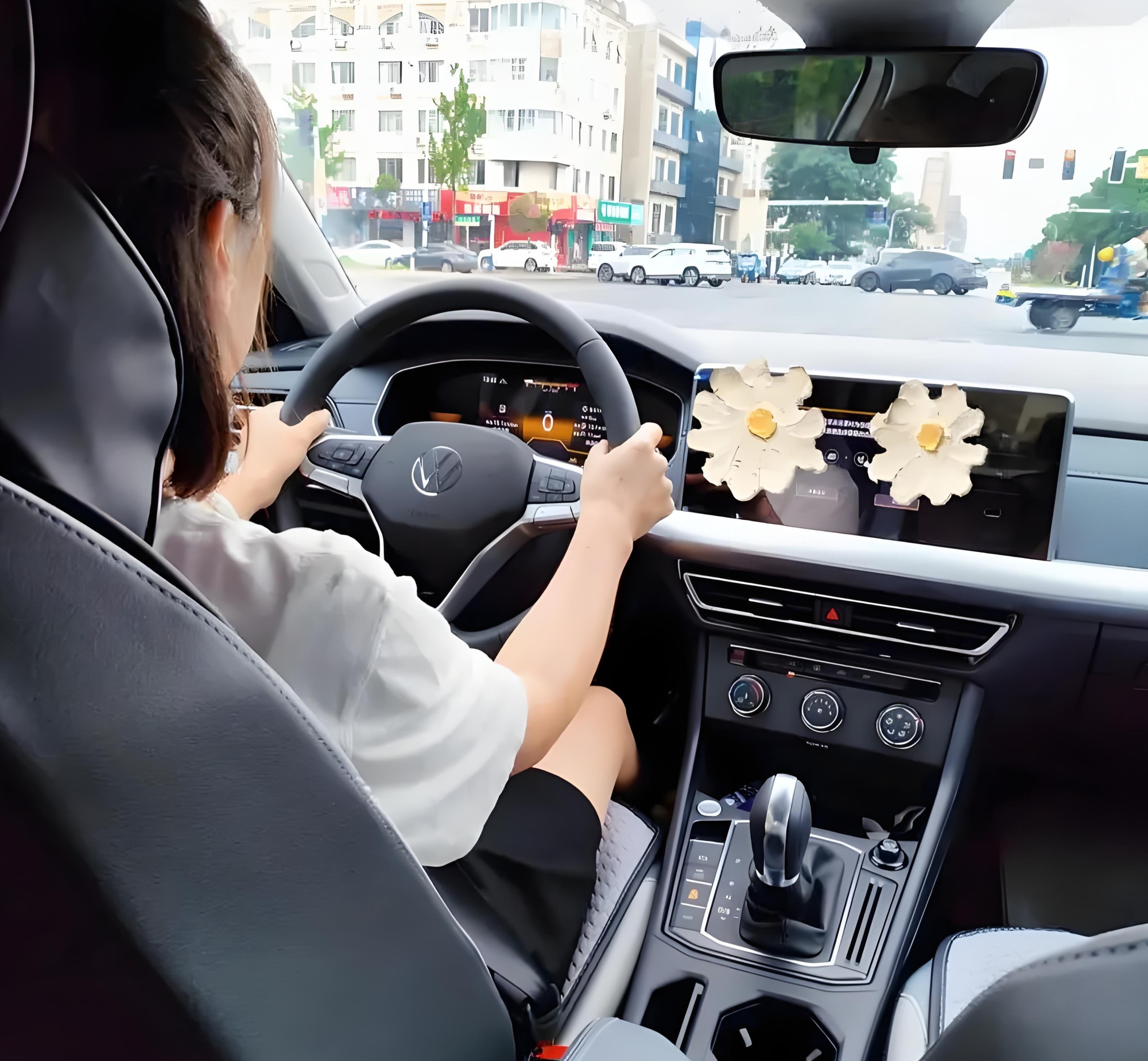 Vợ đòi đi họp lớp, kết quả tôi "bay" mất 98 triệu chỉ sau 20 phút vì lý do "giời ơi đất hỡi"- Ảnh 1.