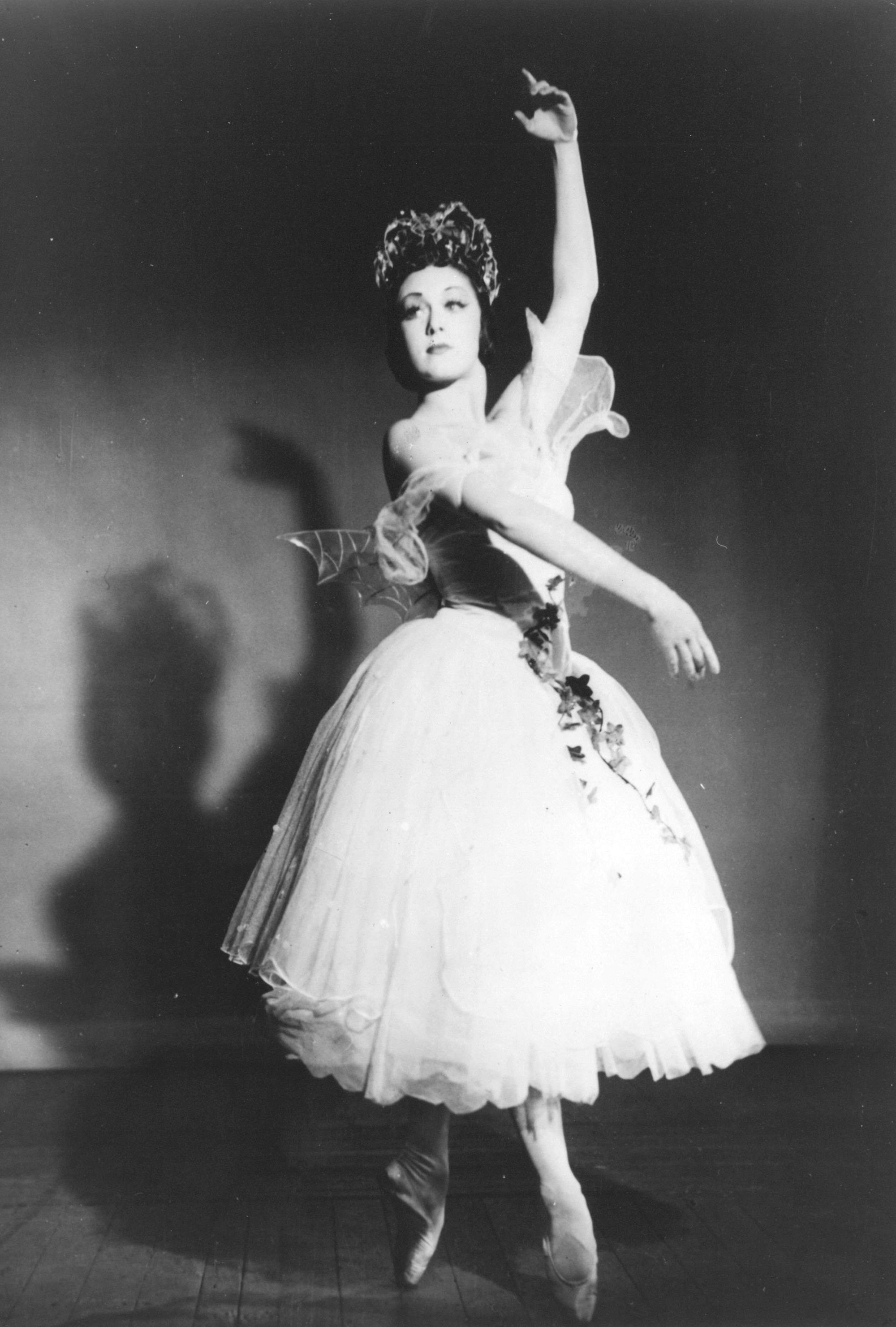 Cuộc đời rực rỡ của Gillian Lynne: Từ cô bé bị trường từ chối dạy trở thành vũ công huyền thoại, bước ngoặt cuộc đời từ câu nói của bác sĩ và tình yêu thương của mẹ- Ảnh 6.