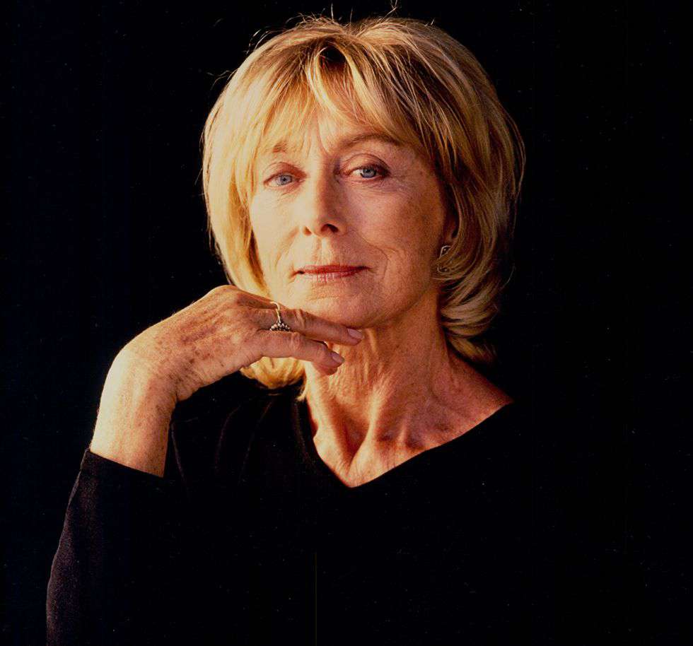 Cuộc đời rực rỡ của Gillian Lynne: Từ cô bé bị trường từ chối dạy trở thành vũ công huyền thoại, bước ngoặt cuộc đời từ câu nói của bác sĩ và tình yêu thương của mẹ- Ảnh 2.