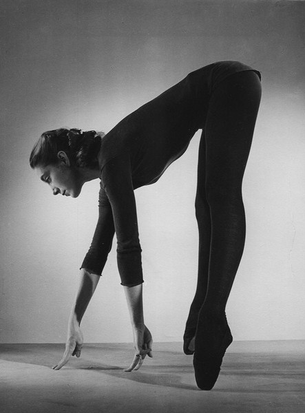 Cuộc đời rực rỡ của Gillian Lynne: Từ cô bé bị trường từ chối dạy trở thành vũ công huyền thoại, bước ngoặt cuộc đời từ câu nói của bác sĩ và tình yêu thương của mẹ- Ảnh 9.