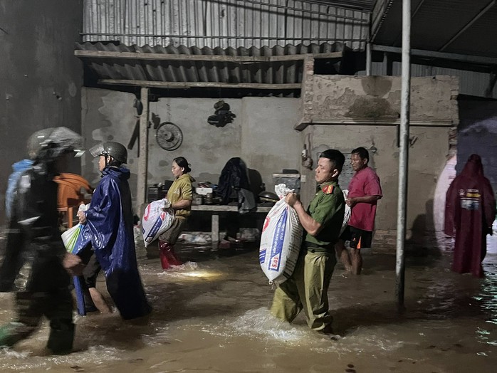 Trận mưa rất lớn ở Hà Tĩnh có nơi tới 601,4 mm, có gì bất thường?- Ảnh 1.