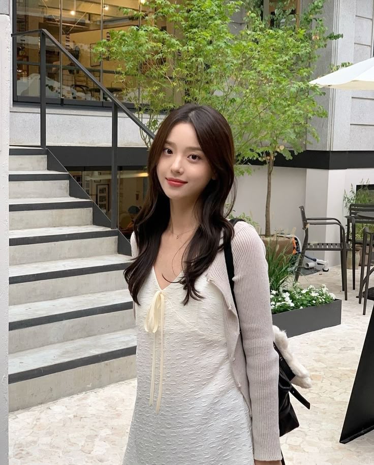 Càng tiết kiệm càng nghèo: 6 thói quen "tích cóp" đang âm thầm phá nát ví tiền của bạn- Ảnh 2.