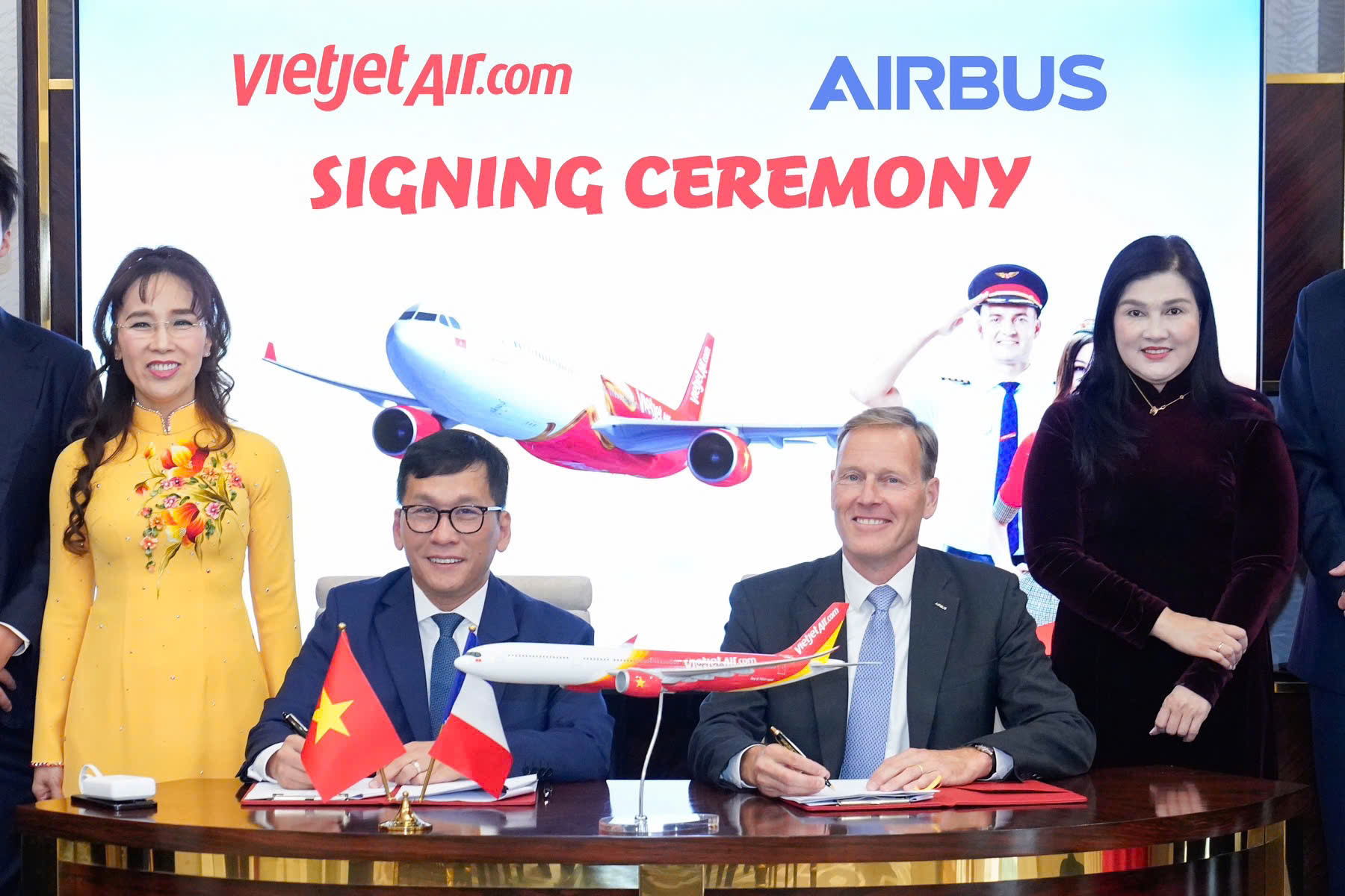 Vietjet của tỷ phú Nguyễn Thị Phương Thảo đặt mua 20 máy bay thân rộng A330neo- Ảnh 2.