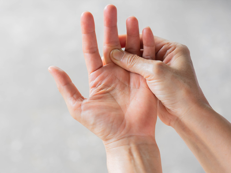 Nhìn tay đo tuổi thọ: Ai có 5 dấu hiệu này trên ngón tay thường sống rất lâu!- Ảnh 1. Nhìn tay đo tuổi thọ: Ai có 5 dấu hiệu này trên ngón tay thường sống rất lâu!- Ảnh 1.