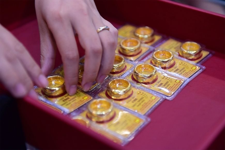 Sau chỉ đạo "nóng" của Thủ tướng: Giá vàng sẽ phải giảm 13 triệu đồng để thu hẹp khoảng cách phi lý?- Ảnh 3.