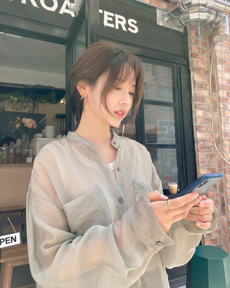 Bức ảnh 19 chiếc nhẫn vàng cùng 1 cuốn sổ đỏ của vợ chồng Hà Nội gây sốt: Thu nhập 25-30 triệu/tháng, sao có thể?- Ảnh 3.