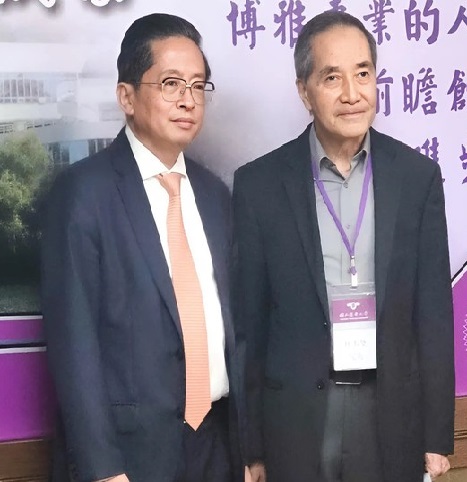 Khung hình đắt giá: Chủ tịch Tập đoàn vừa làm nhà máy chip bán dẫn của Việt Nam cạnh huyền thoại TSMC- Ảnh 2.