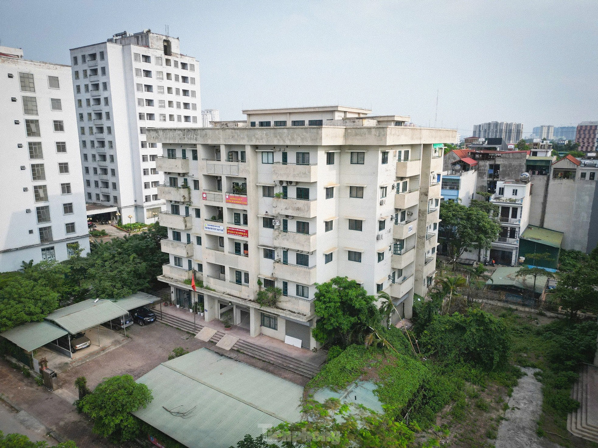 Cảnh hoang tàn, lãng phí tại khu tái định cư bị 'bỏ mặc' giữa Thủ đô- Ảnh 3. Cảnh hoang tàn, lãng phí tại khu tái định cư bị 'bỏ mặc' giữa Thủ đô- Ảnh 3.
