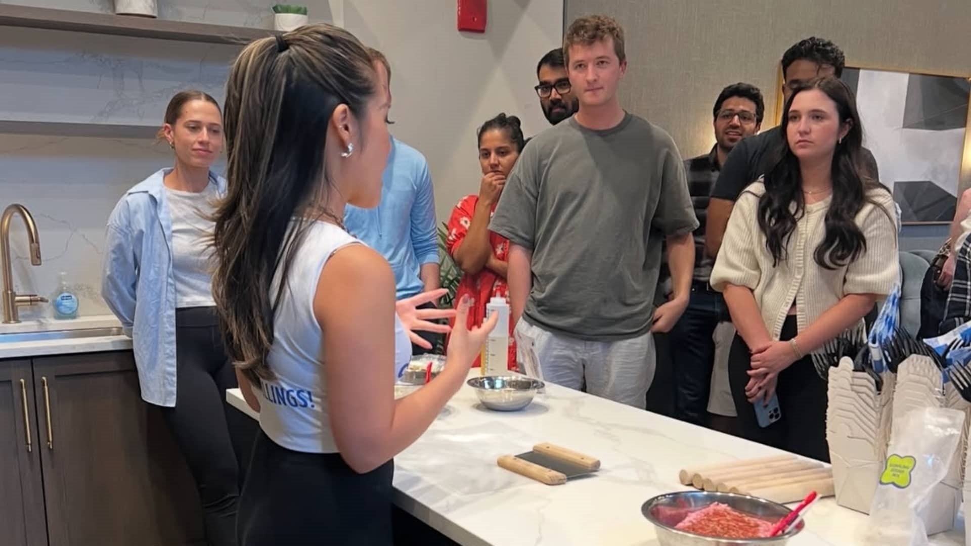 Kiếm 10.000 USD/giờ, nữ nhân viên công sở tự hào vì đã bỏ việc: Đời ngắn lắm, phải sống sao cho xứng đáng- Ảnh 3.