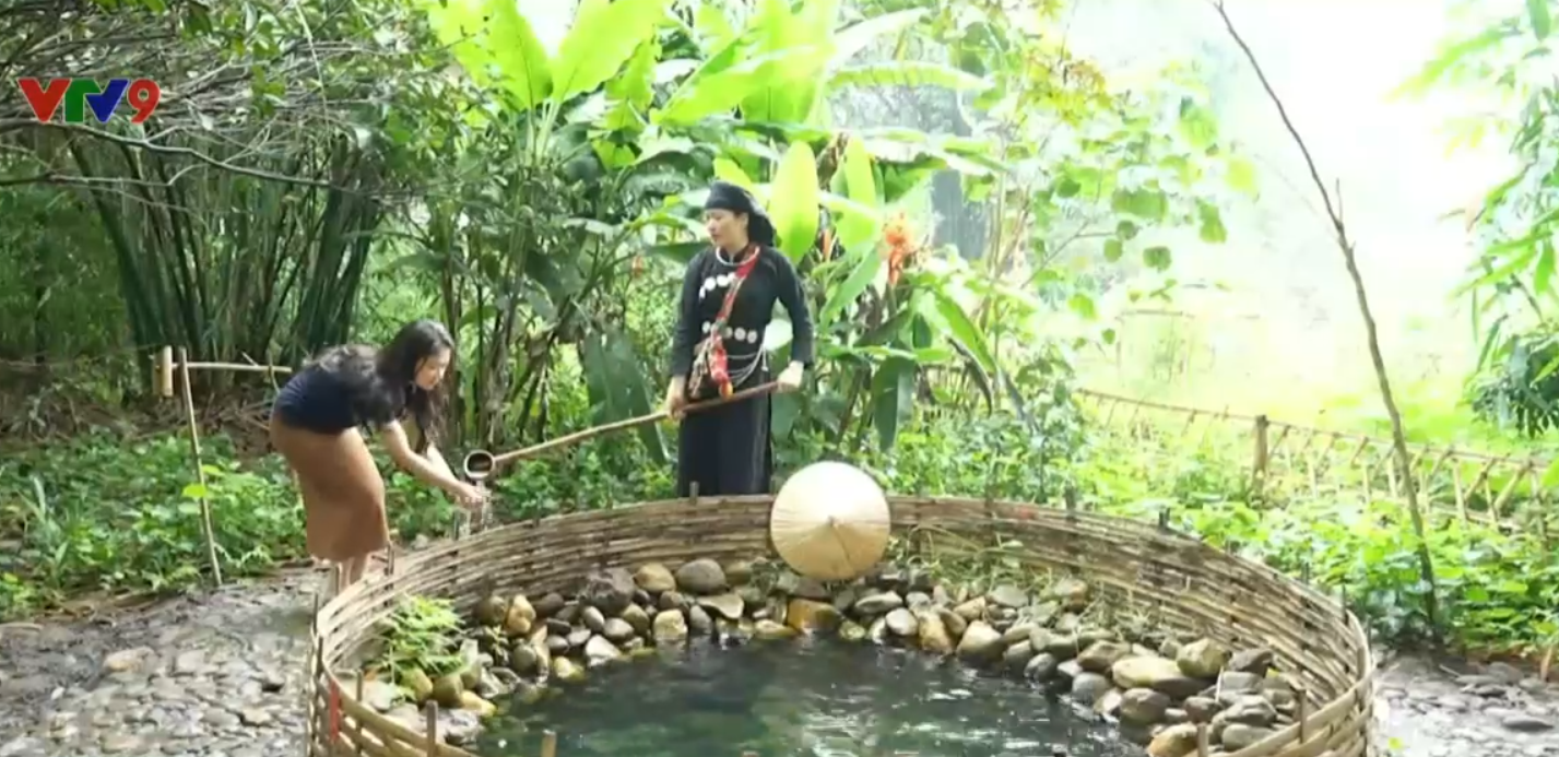 Ngôi làng kỳ lạ nhất miền Bắc: 200 người "ăn chung nồi, tiền chung túi", khách muốn vào phải rửa tay bằng nước "giếng thần"- Ảnh 6.