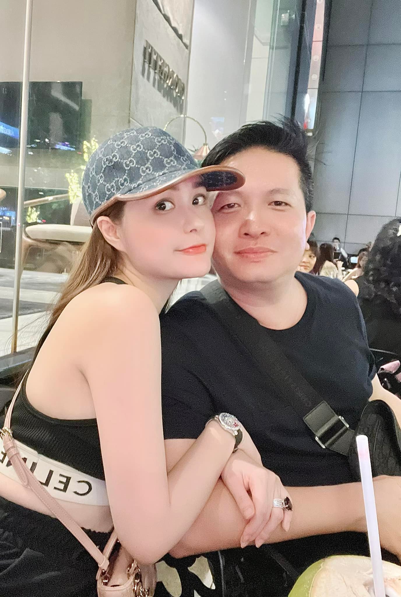 Đoàn Di Băng: “Nôn tui phá sản lắm hay sao mà tìm kiếm nhiều vậy?”- Ảnh 1.