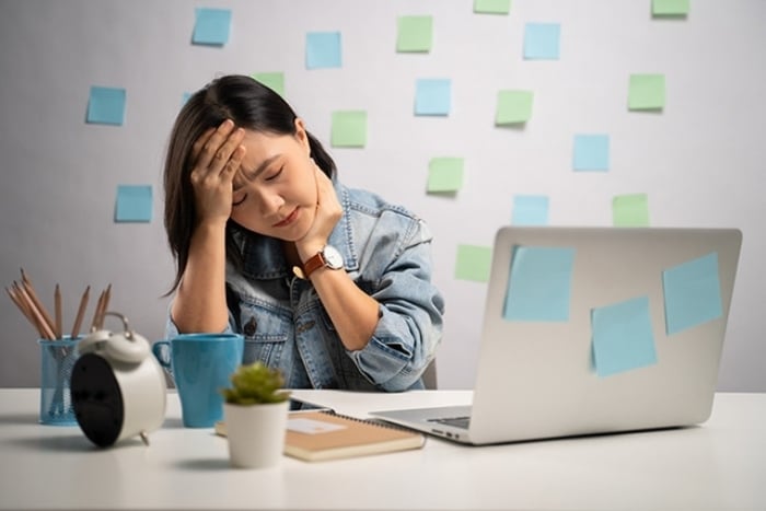 Thói quen của dân văn phòng đang âm thầm làm hại thận- Ảnh 1.