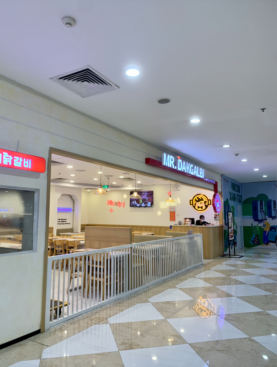 Một TTTM tại Hà Nội bỗng vắng tanh cả 5 tầng, hàng quán dọn đi hết: Sự thật là gì?- Ảnh 12.