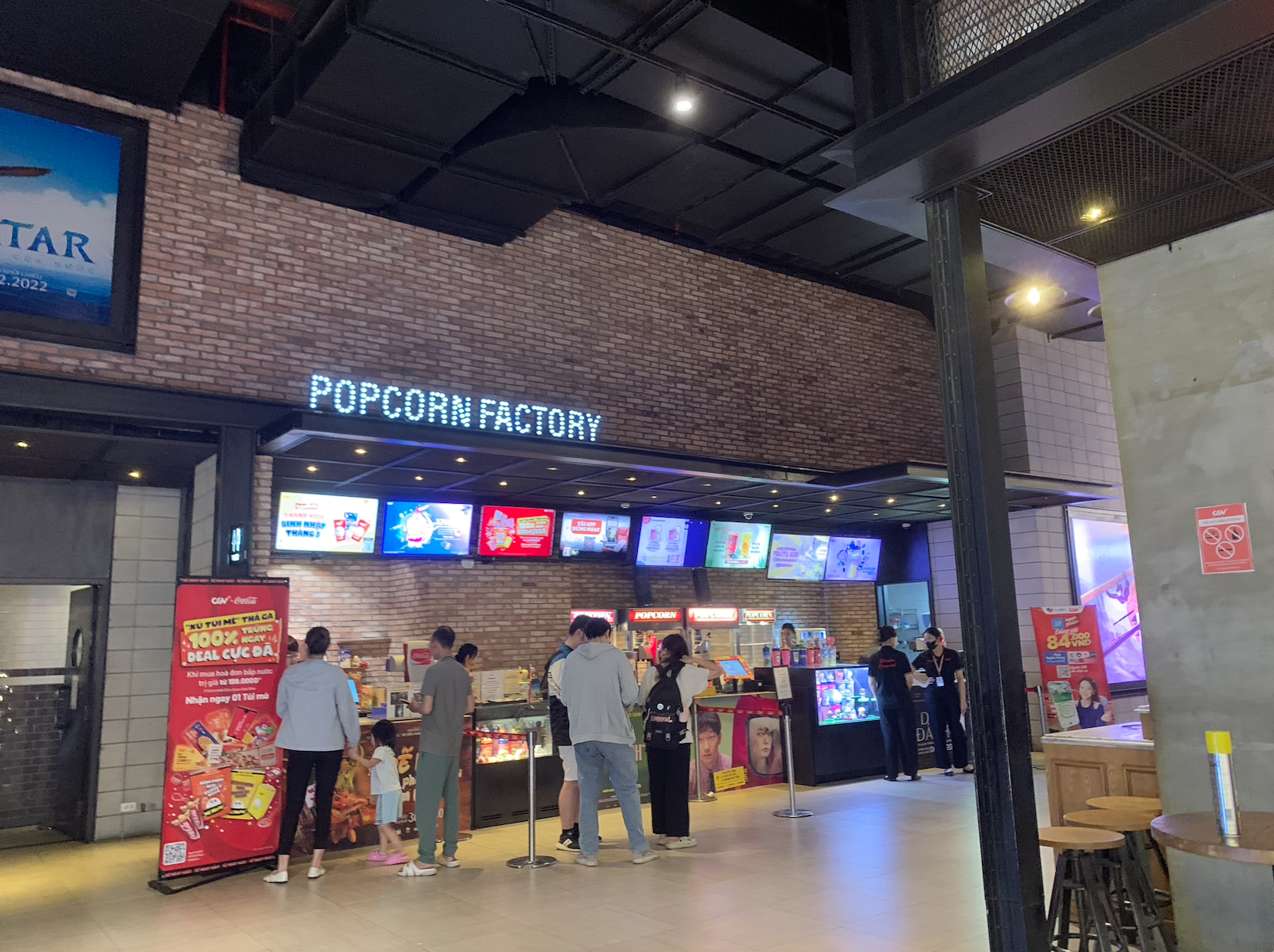 Một TTTM tại Hà Nội bỗng vắng tanh cả 5 tầng, hàng quán dọn đi hết: Sự thật là gì?- Ảnh 16.