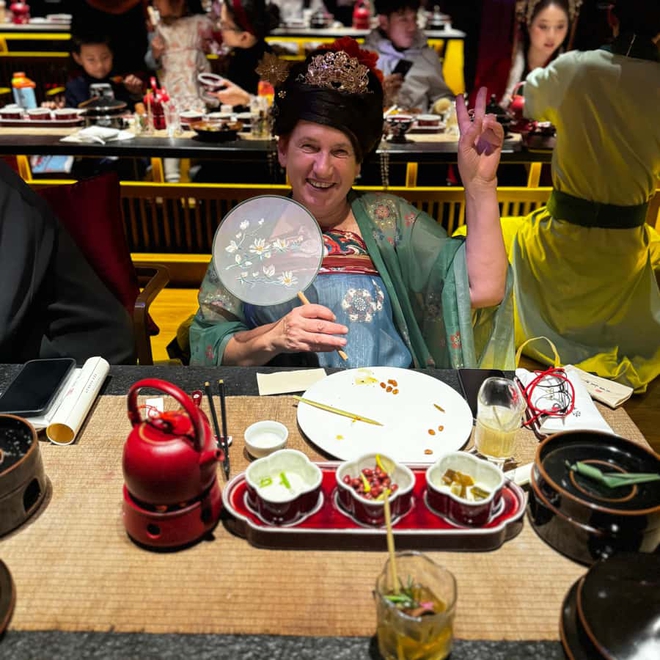 Khách Việt ấn tượng với trải nghiệm ở quán lẩu Trung Quốc, nhận xét: "Vua chúa cũng chỉ đến thế là cùng!"- Ảnh 10.