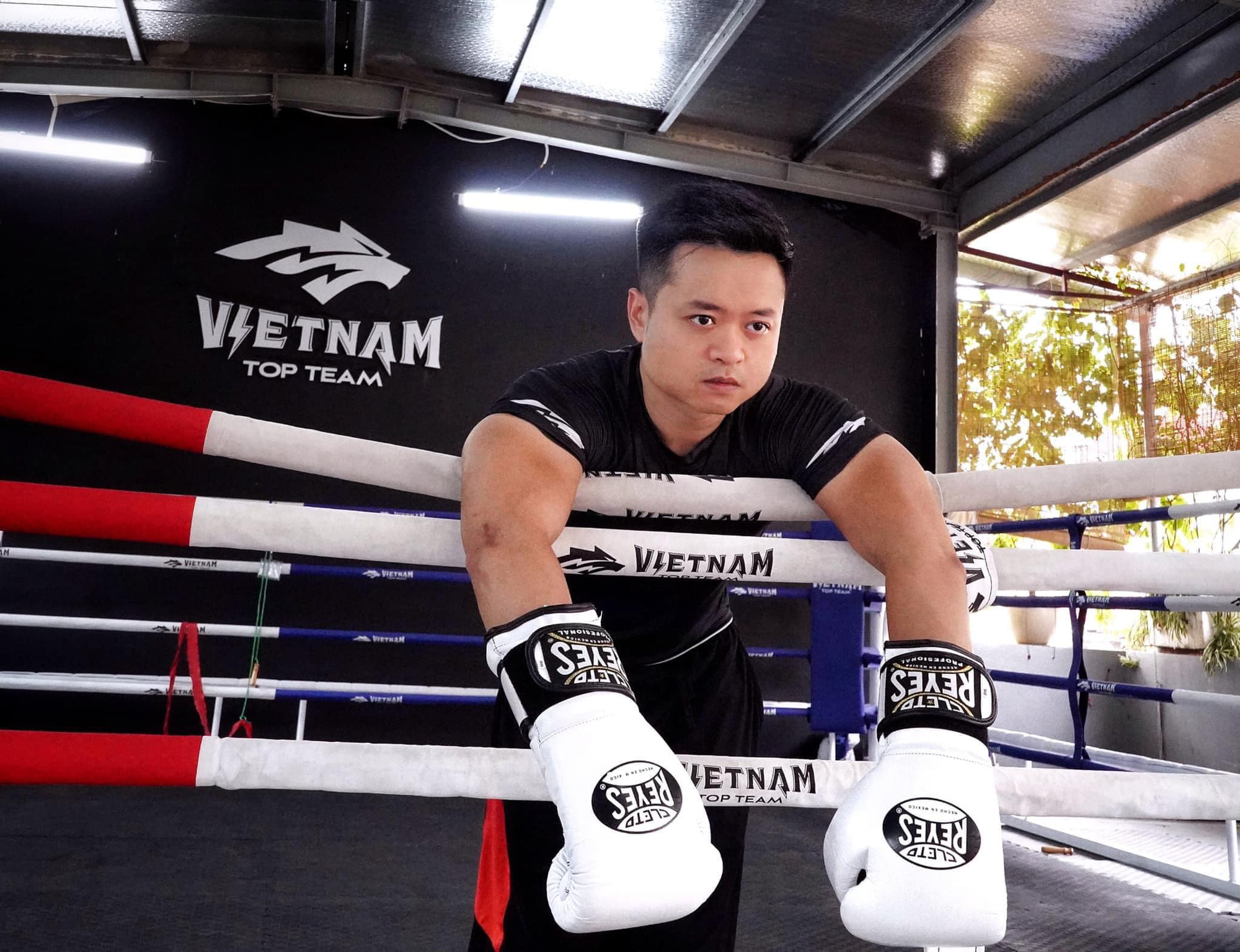 Diễn viên nhí "gây sốt" với những câu thoại "chất phát ngất": Từng là "thần đồng màn ảnh", giờ sống kín tiếng bên vợ con- Ảnh 9.