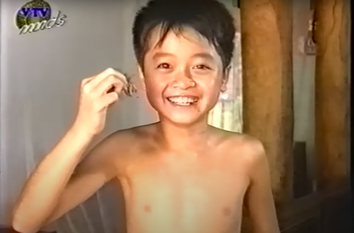 Diễn viên nhí "gây sốt" với những câu thoại "chất phát ngất": Từng là "thần đồng màn ảnh", giờ sống kín tiếng bên vợ con- Ảnh 1.