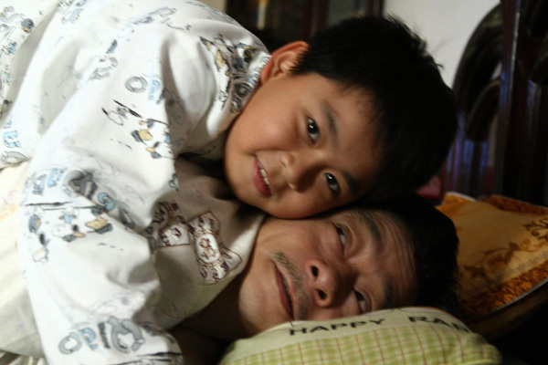 Diễn viên nhí "gây sốt" với những câu thoại "chất phát ngất": Từng là "thần đồng màn ảnh", giờ sống kín tiếng bên vợ con- Ảnh 5.