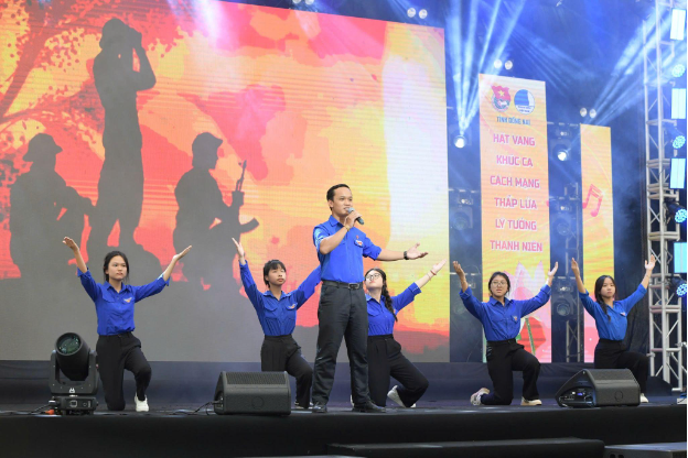 Red Bull tiếp năng lượng tích cực cùng người lao động trẻ tại Đồng Nai - Ảnh 2.