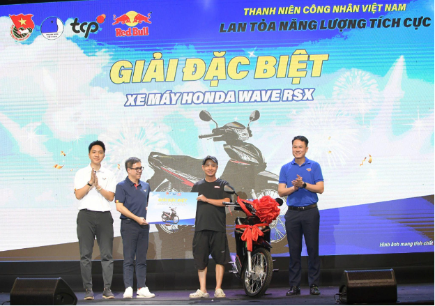 Red Bull tiếp năng lượng tích cực cùng người lao động trẻ tại Đồng Nai - Ảnh 3.