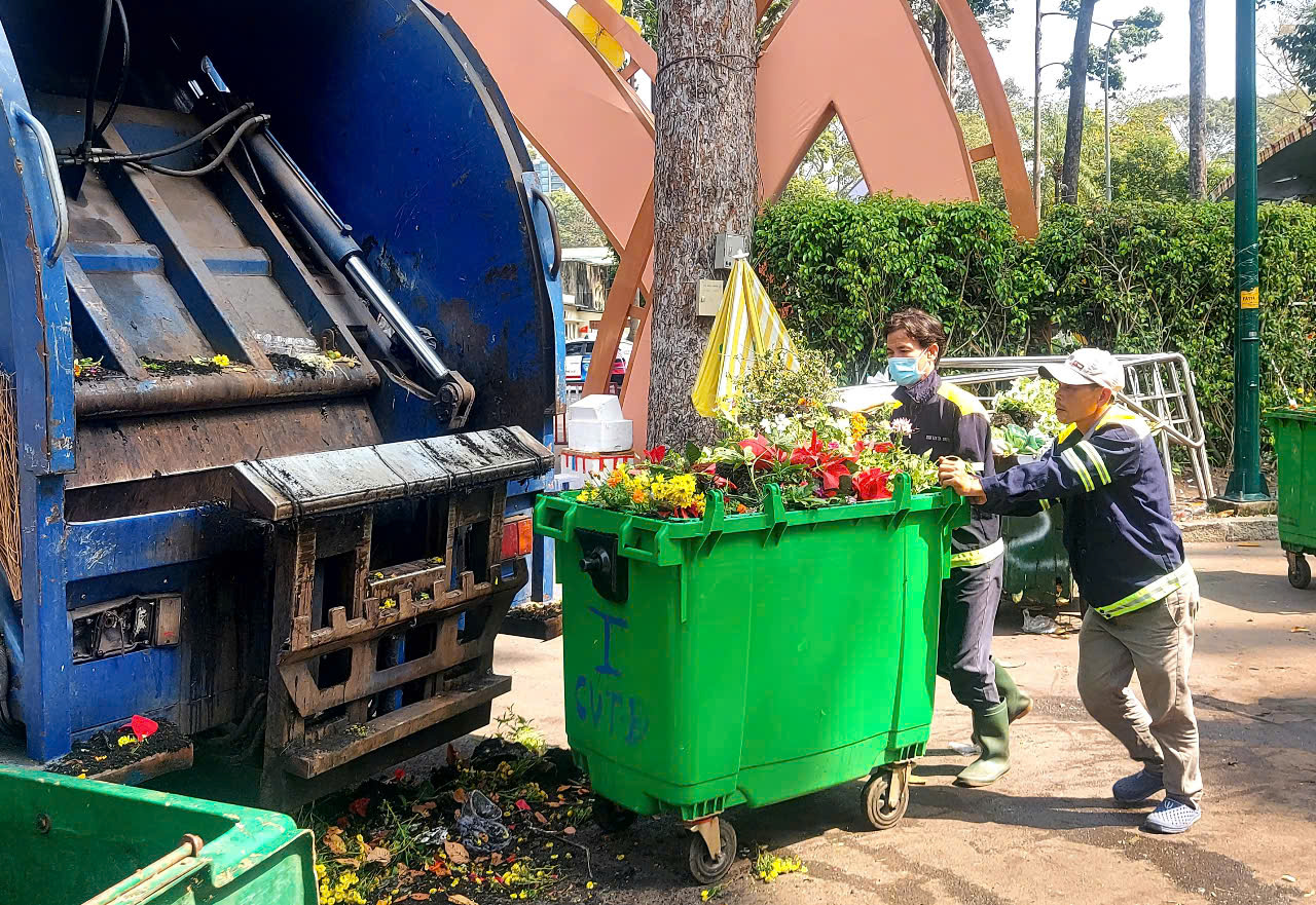 Công ty giải thể, người lao động thực hiện điều chỉnh công việc độc hại thế nào để hưởng hưu sớm? - Ảnh 1.