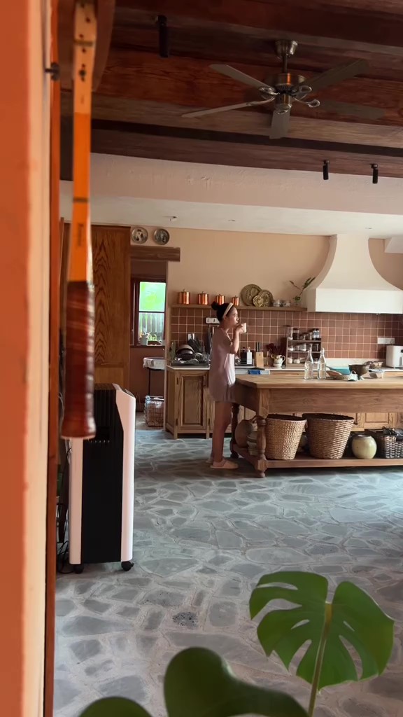 Động thái của Happi Mommi khi bị netizen hỏi "động lực nào quay lại" sau loạt content biệt thự mới xây ở Hội An- Ảnh 4. Động thái của Happi Mommi khi bị netizen hỏi "động lực nào quay lại" sau loạt content biệt thự mới xây ở Hội An- Ảnh 4.