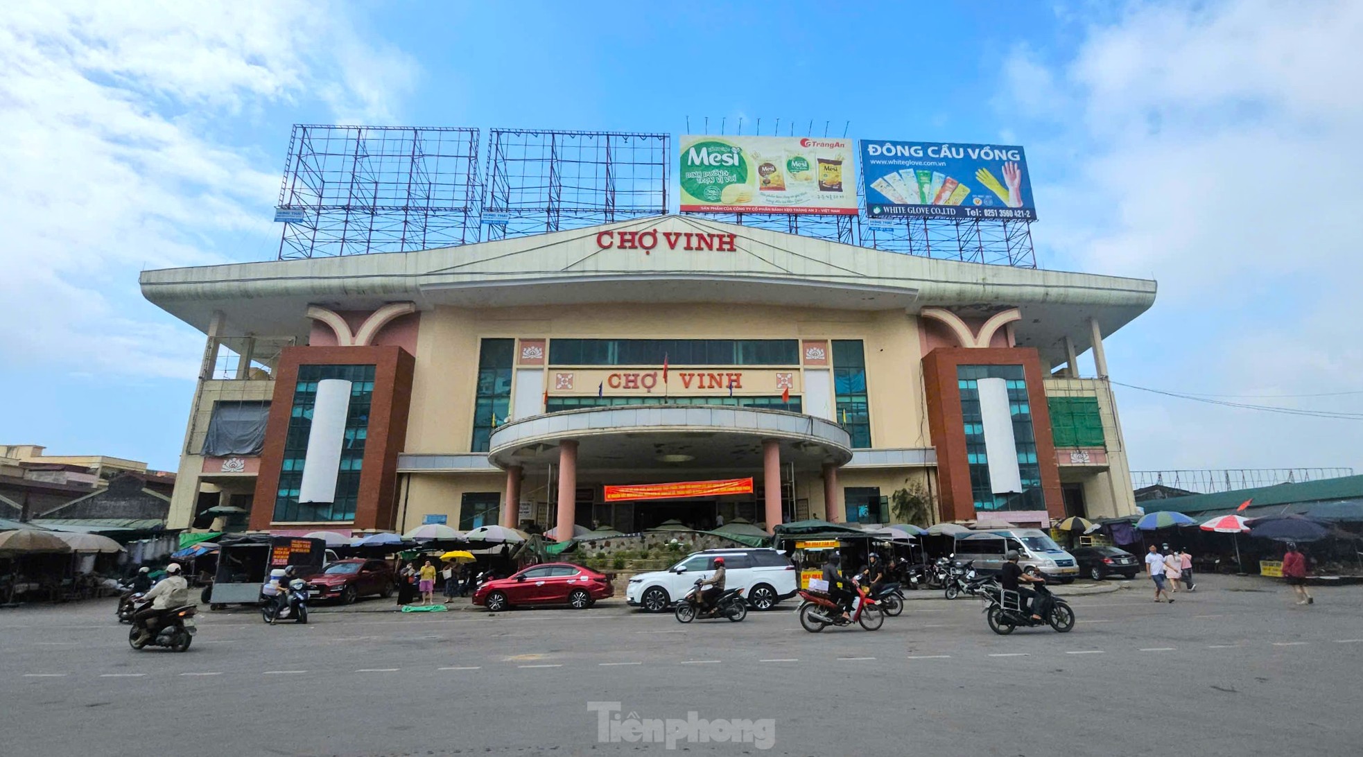 Lý do hơn 1.000 ki-ốt chợ Vinh đóng cửa hàng loạt- Ảnh 1. Lý do hơn 1.000 ki-ốt chợ Vinh đóng cửa hàng loạt- Ảnh 1.