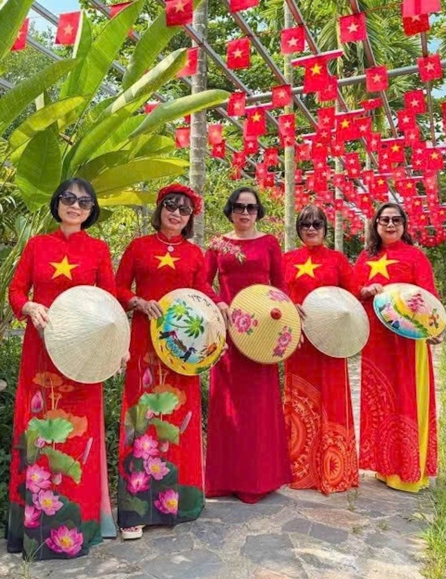 Khách sạn 'cháy phòng', tour du lịch nội địa bùng nổ dịp lễ tại TPHCM- Ảnh 4.