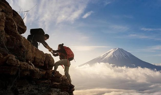 Loạt cổ phiếu Bluechips lấy lại "phong độ", âm thầm vượt đỉnh bất chấp VN-Index vẫn loay hoay quanh mốc 1.200- Ảnh 1.