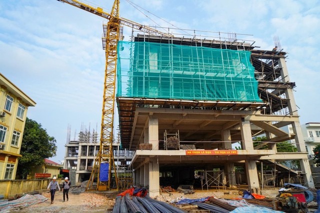 Thủ tướng "lệnh" khẩn trương cắt giảm thủ tục giấy phép xây dựng cho dự án đã có quy hoạch chi tiết 1/500 - Ảnh 1. Thủ tướng "lệnh" khẩn trương cắt giảm thủ tục giấy phép xây dựng cho dự án đã có quy hoạch chi tiết 1/500 - Ảnh 1.