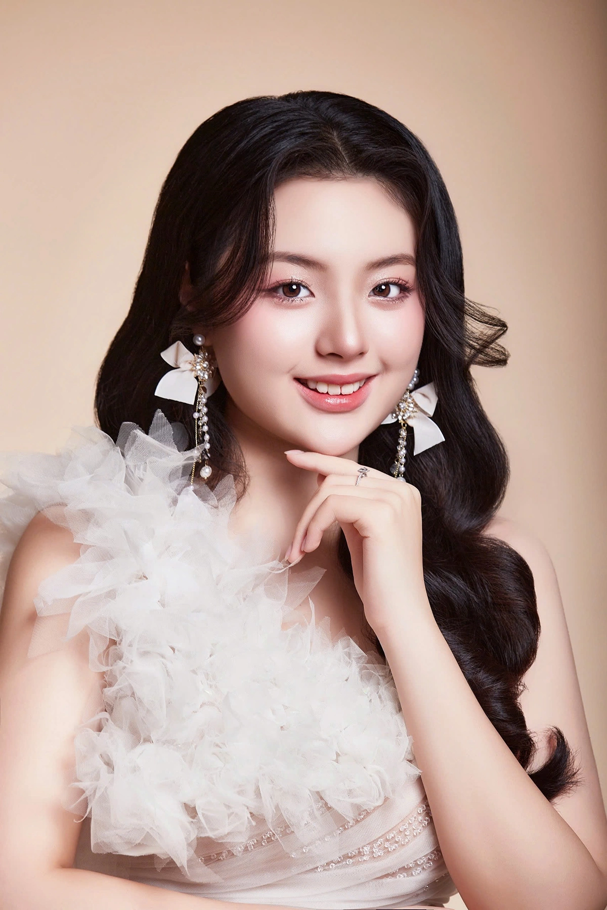 Con 1 sao Việt được ví như "tiểu Kim Ji Won": Nhan sắc cực phẩm, cách được dạy dỗ lại càng nể- Ảnh 3. Con 1 sao Việt được ví như "tiểu Kim Ji Won": Nhan sắc cực phẩm, cách được dạy dỗ lại càng nể- Ảnh 3.