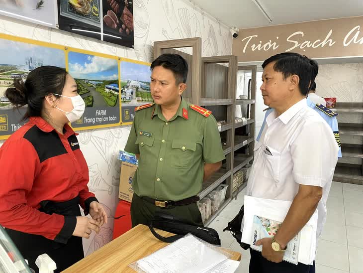 Hé lộ thông tin bất ngờ về người tố C.P. Việt Nam bán heo bệnh ra thị trường- Ảnh 1.