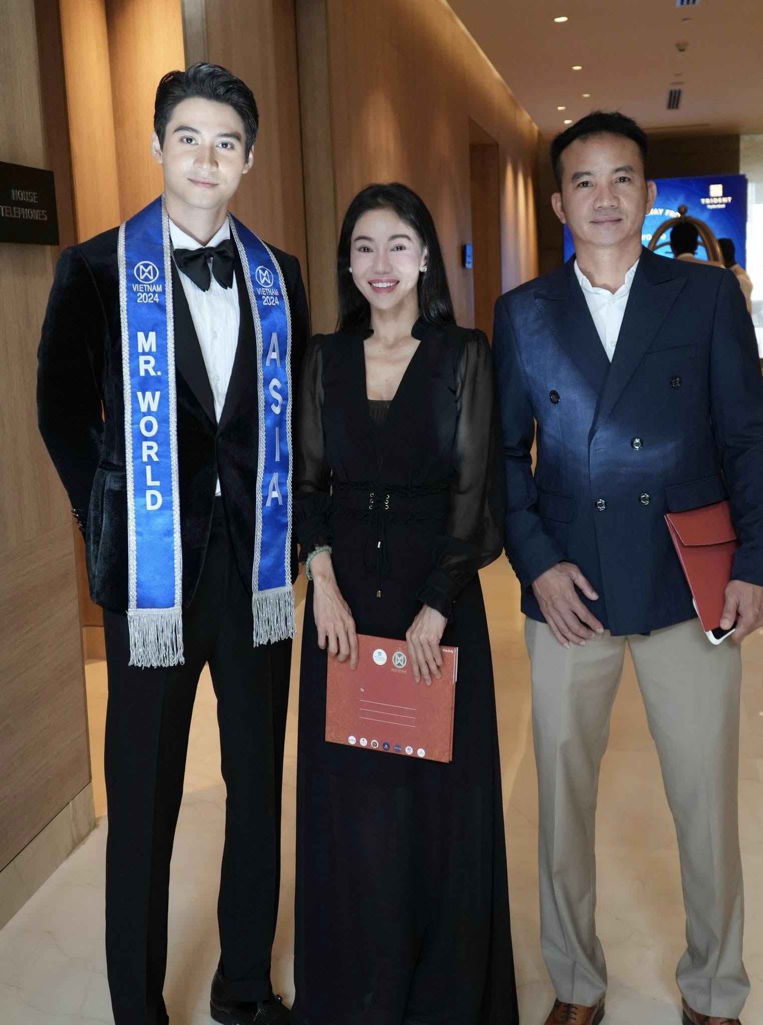 Trực tiếp Chung kết Miss World 2025: Hoa hậu Ý Nhi xúc động khi được gọi tên, chính thức vào top 40 nhờ thực lực!- Ảnh 15. Trực tiếp Chung kết Miss World 2025: Hoa hậu Ý Nhi xúc động khi được gọi tên, chính thức vào top 40 nhờ thực lực!- Ảnh 15.